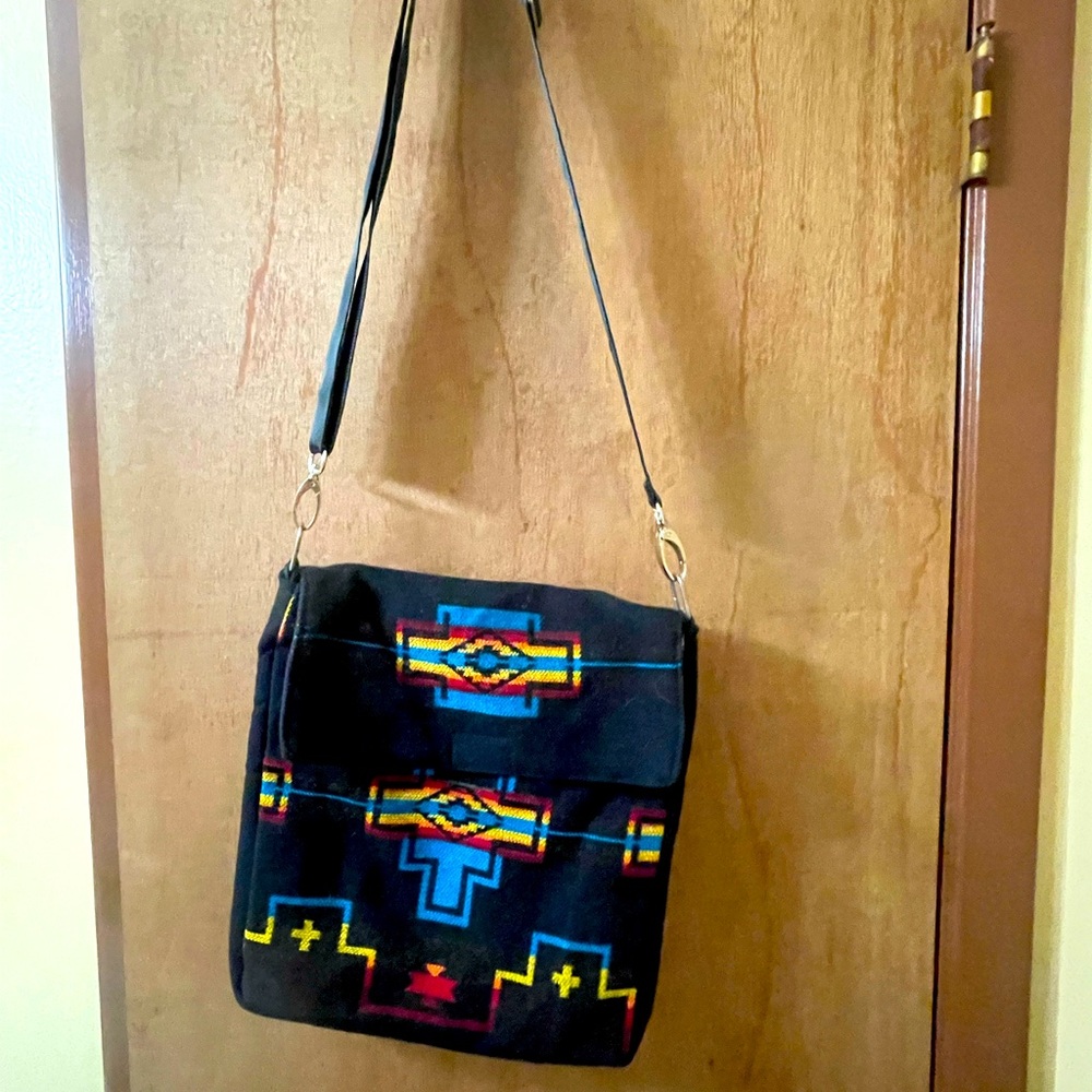 Aztec Purse - Picture 2 of 3